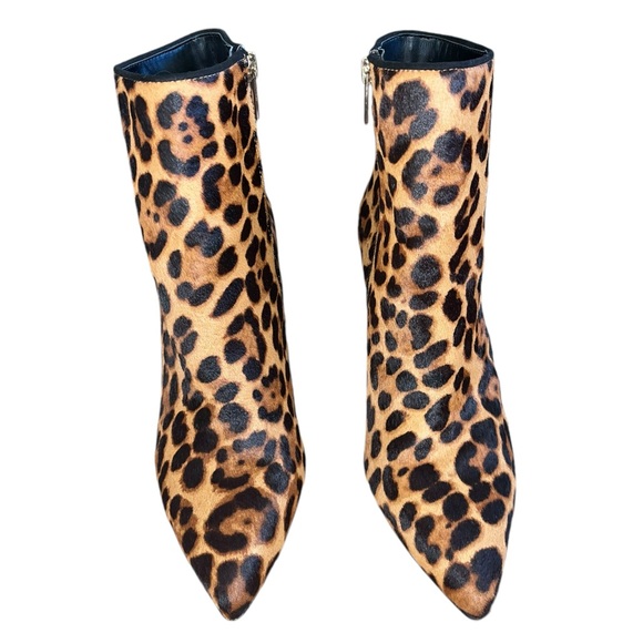 VINCE CAMUTO NANDI2 LEOPARD BOOTIES NWOB Size 7 M - Picture 2 of 9